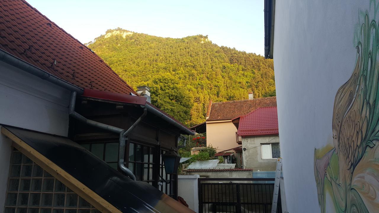 Hostel Mountain Tale Brașov Exterior foto