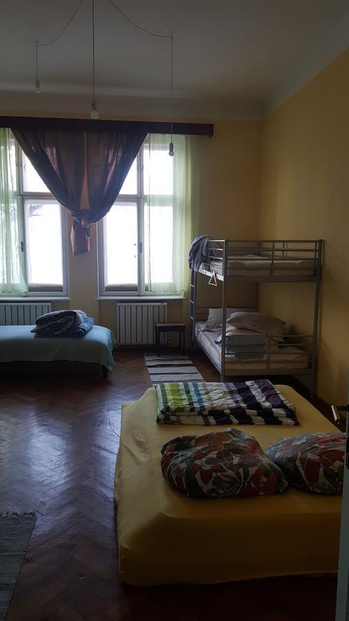 Hostel Mountain Tale Brașov Zimmer foto